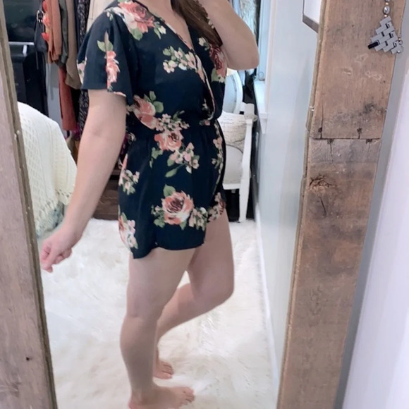 Band of Gypsies floral romper size medium - Picture 3 of 7